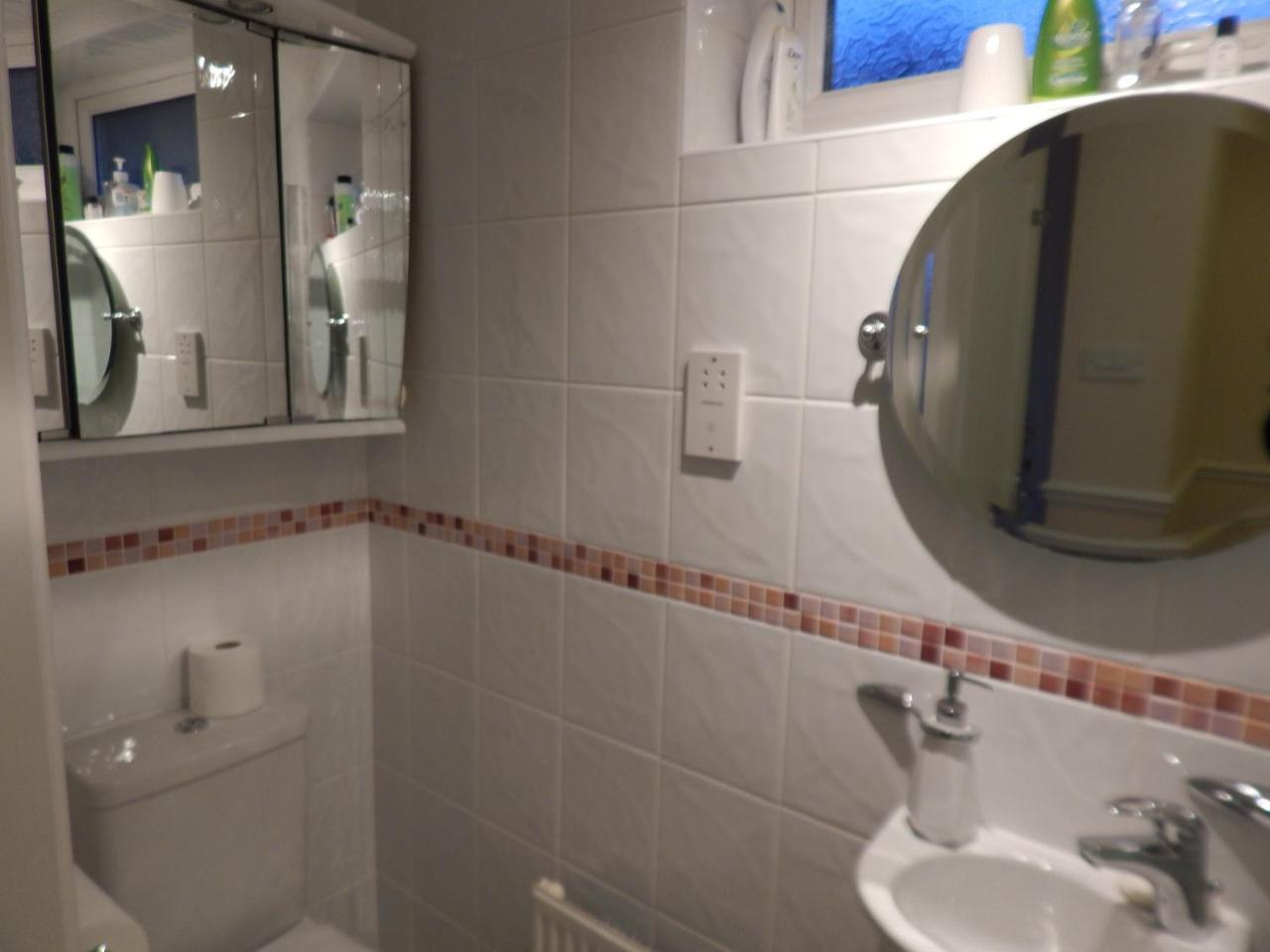 Spacious 3 Bdr House With Parking-Families-Corporate Groups By Orbitat Accommodations Cambridge Exterior foto